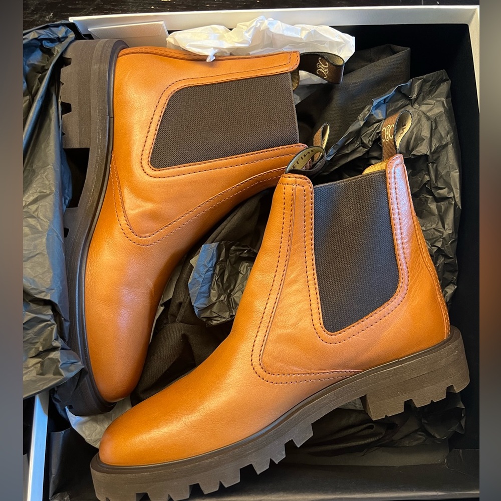 Celine Chelsea Boot (brown) NIB (size 39.5)
